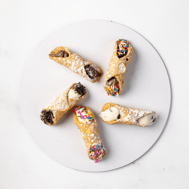 Cannoli.